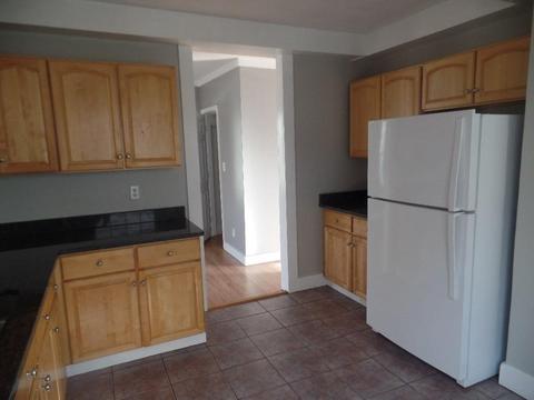 2 Fielding St, Worcester, MA 01603 photo 9