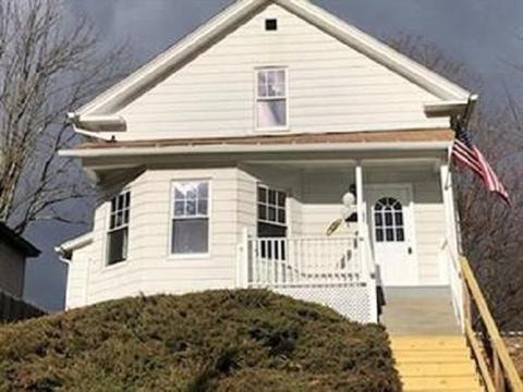 2 Fielding St, Worcester, MA 01603 photo 1