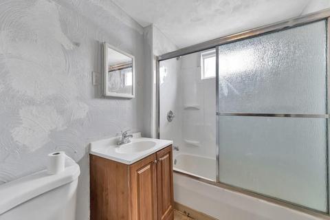 30 Talcott St, Springfield, MA 01107 photo 8