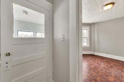 30 Talcott St, Springfield, MA 01107 photo 9