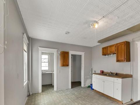 30 Talcott St, Springfield, MA 01107 photo 6