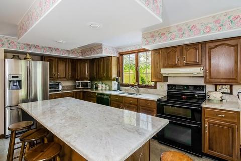 4 Pine Croft Ct, Eastham, MA 02642 photo 3