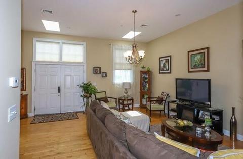 457 Washington St #5, Gloucester, MA 01930 photo 3
