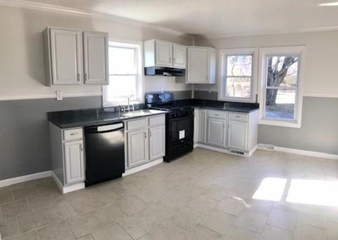 83 Angell St, Fall River, MA 02723 photo 10