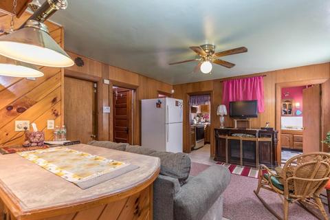232 Baker St, Gardner, MA 01440 photo 2