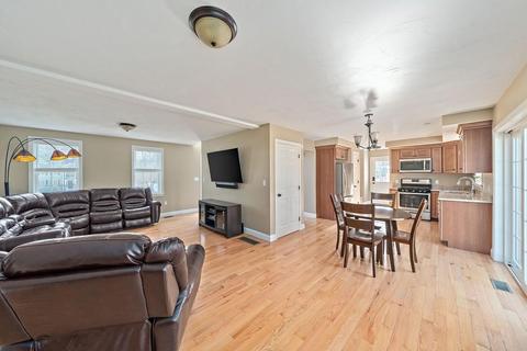 39 Pine St, Foxboro, MA 02035 photo 10