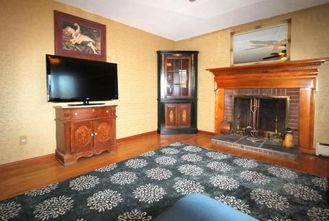 60 Raylo St, Chicopee, MA 01013 photo 3