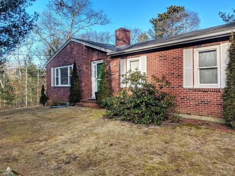 8 Pinewood Rd, Buzzards Bay, MA 02532 photo 2