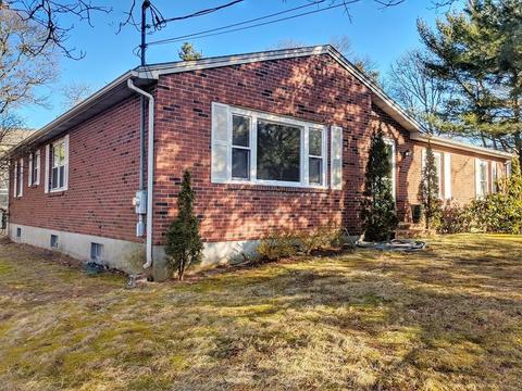 8 Pinewood Rd, Buzzards Bay, MA 02532 photo 4
