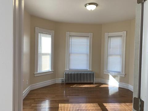 55 Nelson Ave, Springfield, MA 01109 photo 3