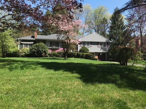 250 Edgewater Dr, Needham, MA 02492 photo 1