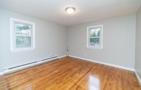 33 Hanson Dr, Springfield, MA 01128 photo 15