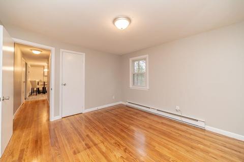 33 Hanson Dr, Springfield, MA 01128 photo 16