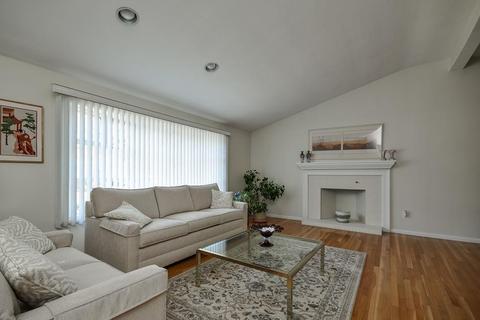 75 Joyce Rd, Framingham, MA 01701 photo 3
