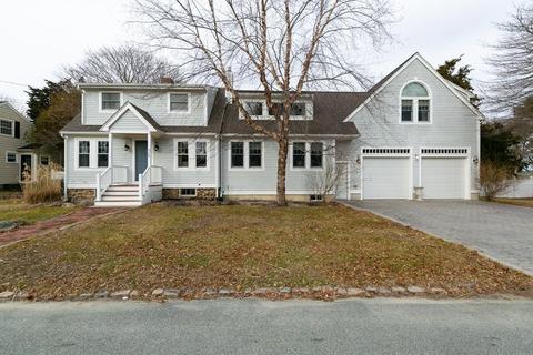 34 Gilbert St, Fairhaven, MA 02719 photo 3