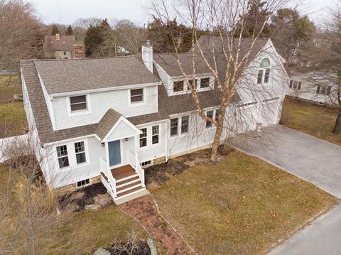 34 Gilbert St, Fairhaven, MA 02719 photo 2