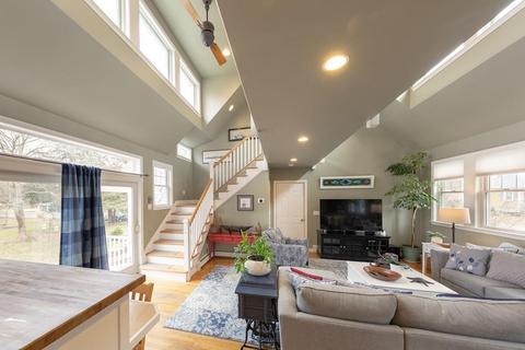 34 Gilbert St, Fairhaven, MA 02719 photo 13