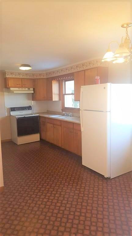 42 Simonich Cir, Chicopee, MA 01013 photo 4