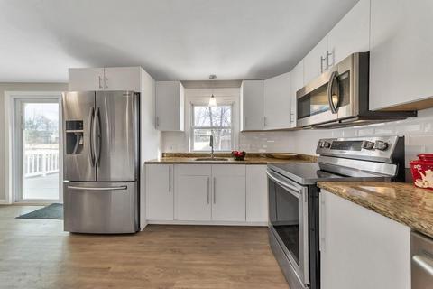 77 Valley Rd, Springfield, MA 01119 photo 2