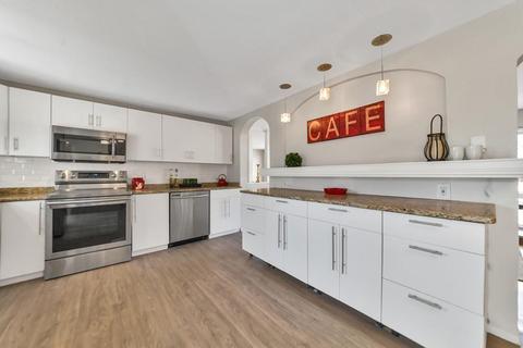 77 Valley Rd, Springfield, MA 01119 photo 3