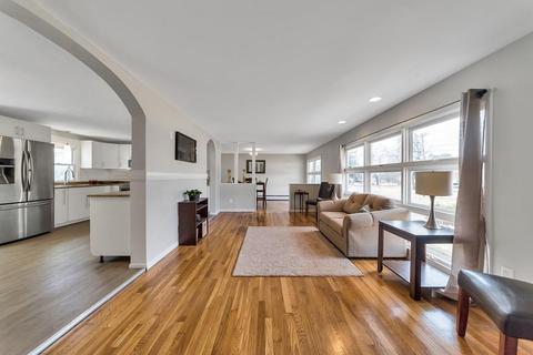 77 Valley Rd, Springfield, MA 01119 photo 1