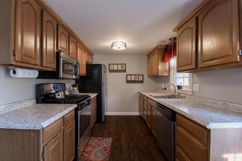33 Mayflower Ln, East Wareham, MA 02538 photo 9