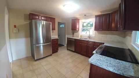 853 Allen, Springfield, MA 01118 photo 3