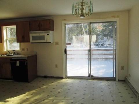 66 Fourth St, Worcester, MA 01602 photo 3