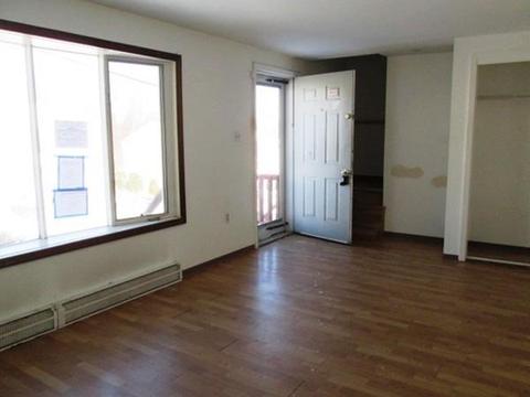 66 Fourth St, Worcester, MA 01602 photo 5