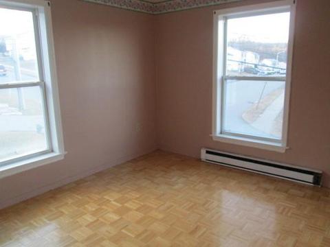 66 Fourth St, Worcester, MA 01602 photo 14
