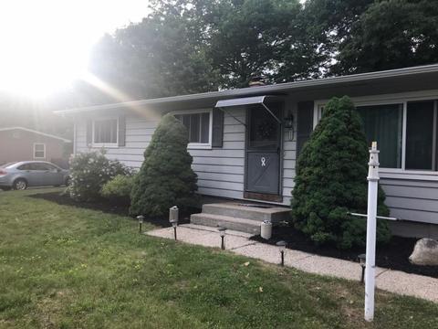 122 Malibu Dr, Springfield, MA 01128 photo 1