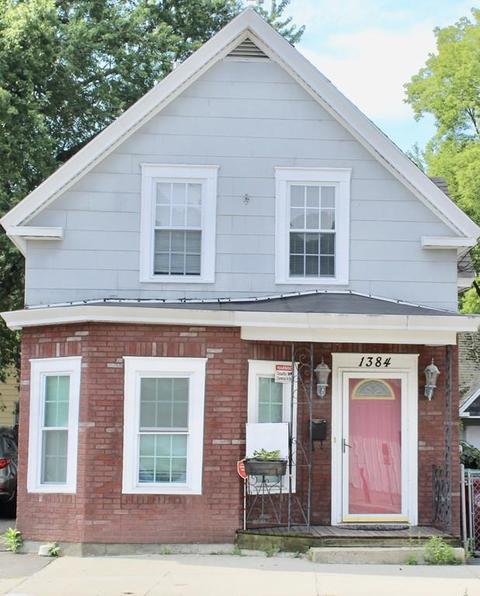1384 Middlesex St, Lowell, MA 01851 photo 2
