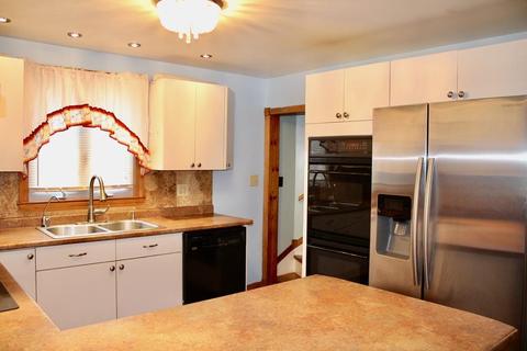 1384 Middlesex St, Lowell, MA 01851 photo 20