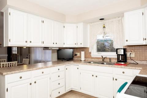 486 Stone Rd, Windsor, CT 06095 photo 9