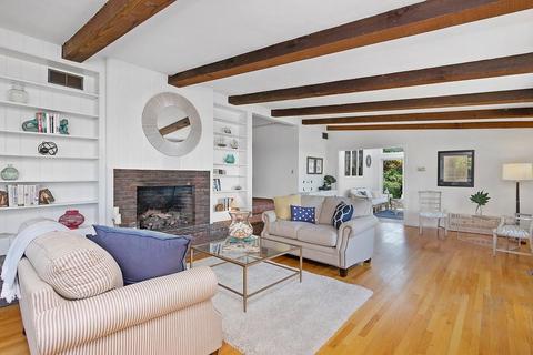 27 Pinecliff Dr, Marblehead, MA 01945 photo 4