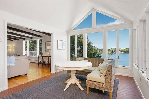 27 Pinecliff Dr, Marblehead, MA 01945 photo 3
