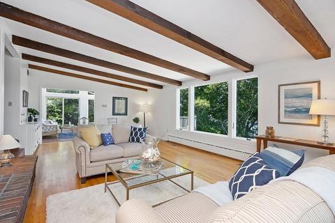 27 Pinecliff Dr, Marblehead, MA 01945 photo 5
