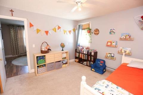 833 Pendleton Ave, Chicopee, MA 01020 photo 22