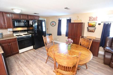 833 Pendleton Ave, Chicopee, MA 01020 photo 12