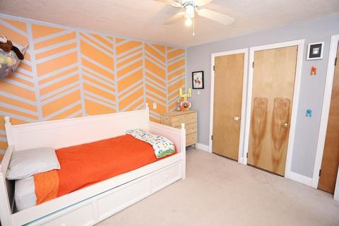 833 Pendleton Ave, Chicopee, MA 01020 photo 20