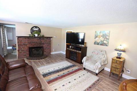 833 Pendleton Ave, Chicopee, MA 01020 photo 8