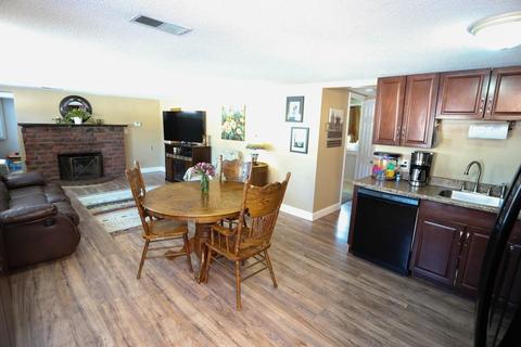 833 Pendleton Ave, Chicopee, MA 01020 photo 13