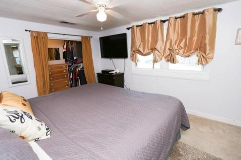 833 Pendleton Ave, Chicopee, MA 01020 photo 15