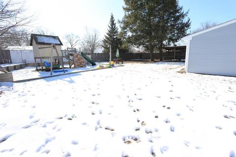 833 Pendleton Ave, Chicopee, MA 01020 photo 4