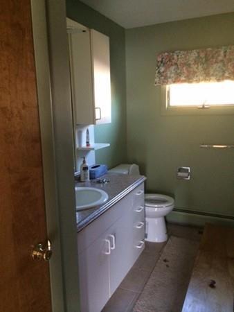 34 Saxon St, Fall River, MA 02720 photo 4