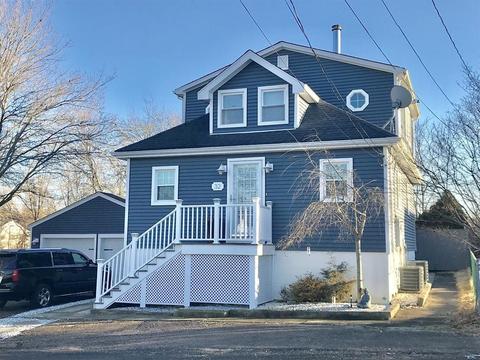32 Bernard St, Acushnet, MA 02743 photo 2
