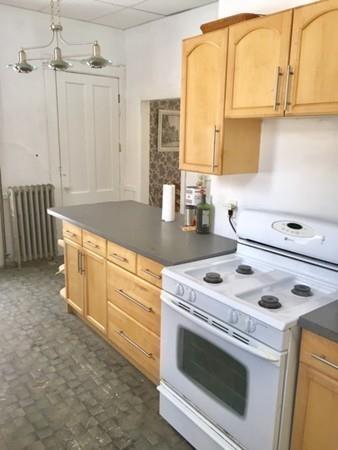 57 Avon Pl, Springfield, MA 01105 photo 6