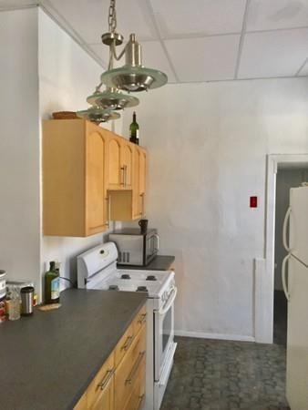 57 Avon Pl, Springfield, MA 01105 photo 7