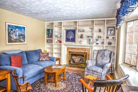 22 Orchardview St, West Springfield, MA 01089 photo 9