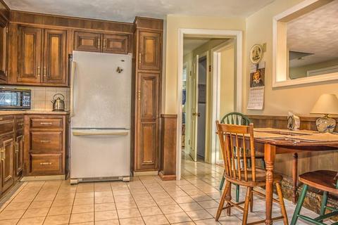 22 Orchardview St, West Springfield, MA 01089 photo 3